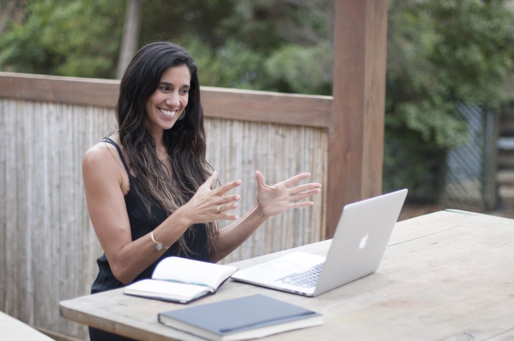 Daniela Herrera en sesión online